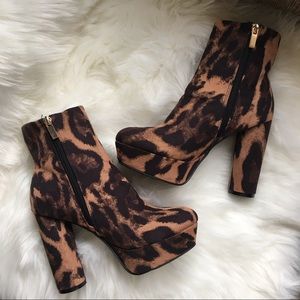 NWB Bamboo Leopard Platform Booties Size 7.5